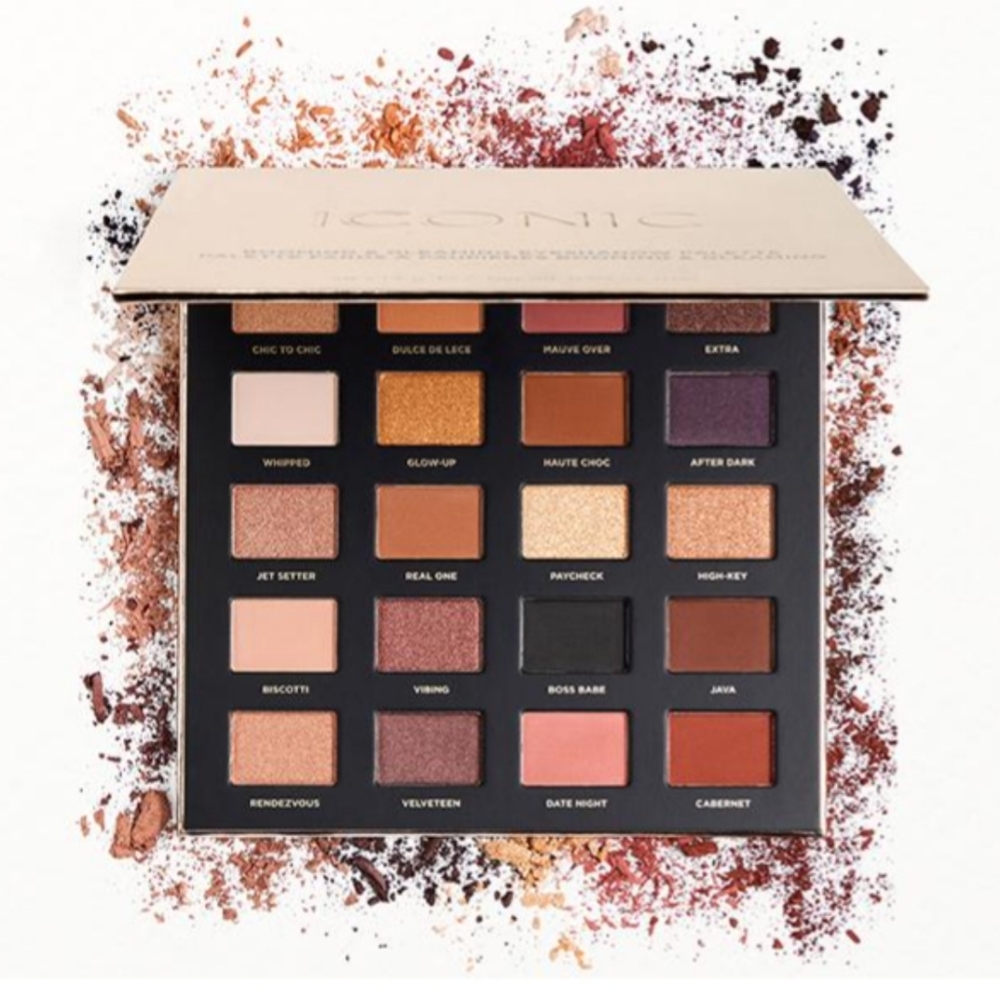 Iconic Booming and Gleaming Eyeshadow Palette New in Box